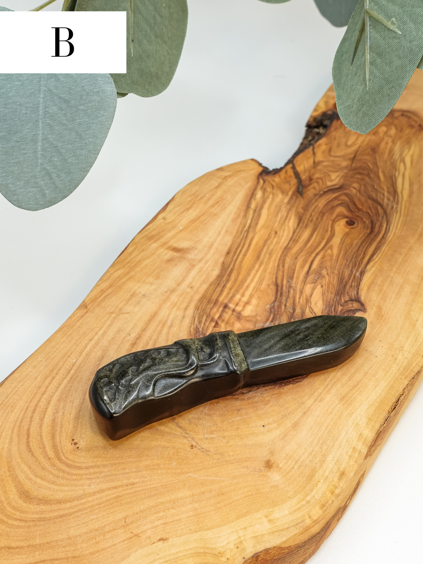 Crystal Dagger Carving - Multiple Materials