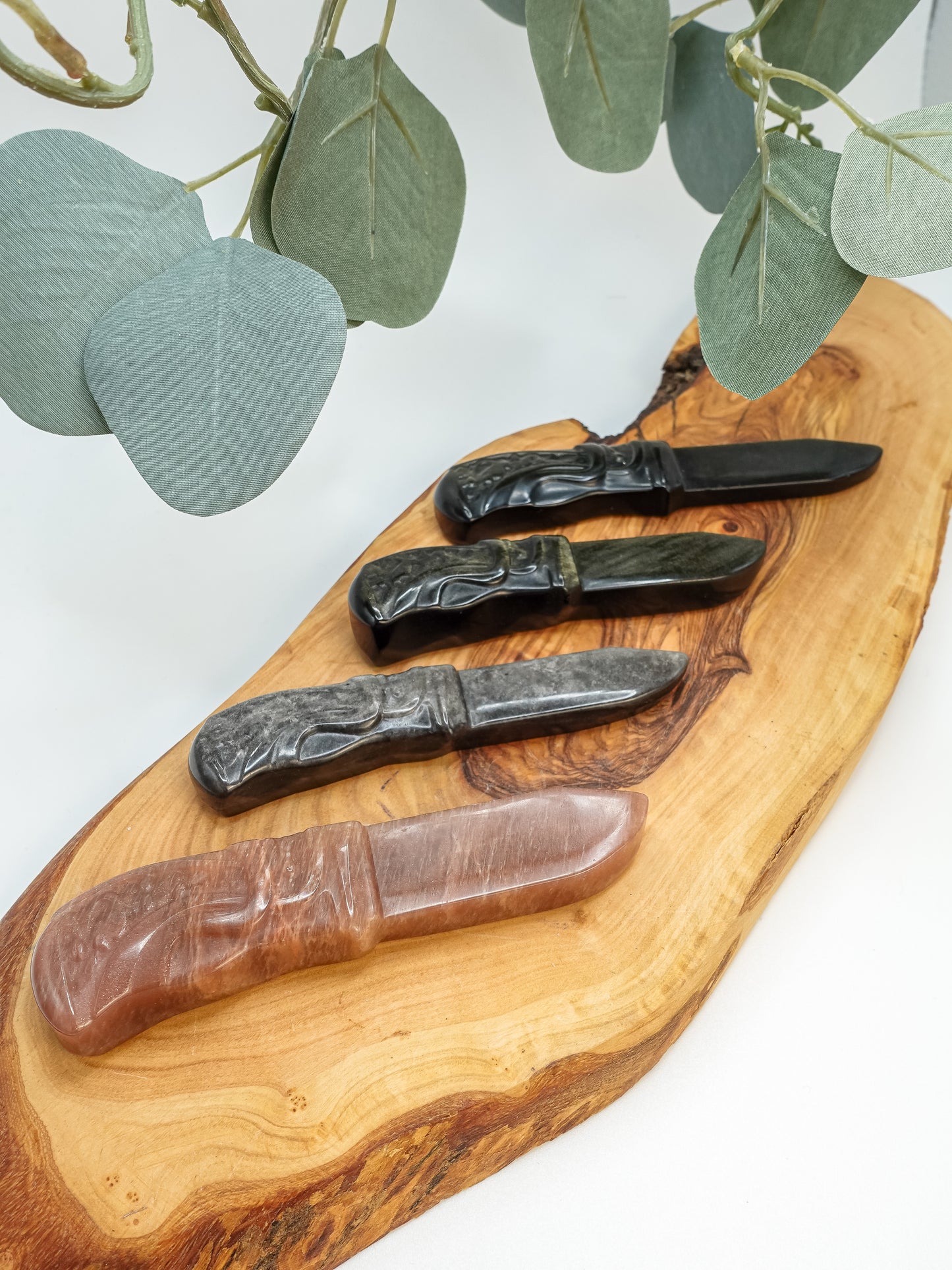 Crystal Dagger Carving - Multiple Materials