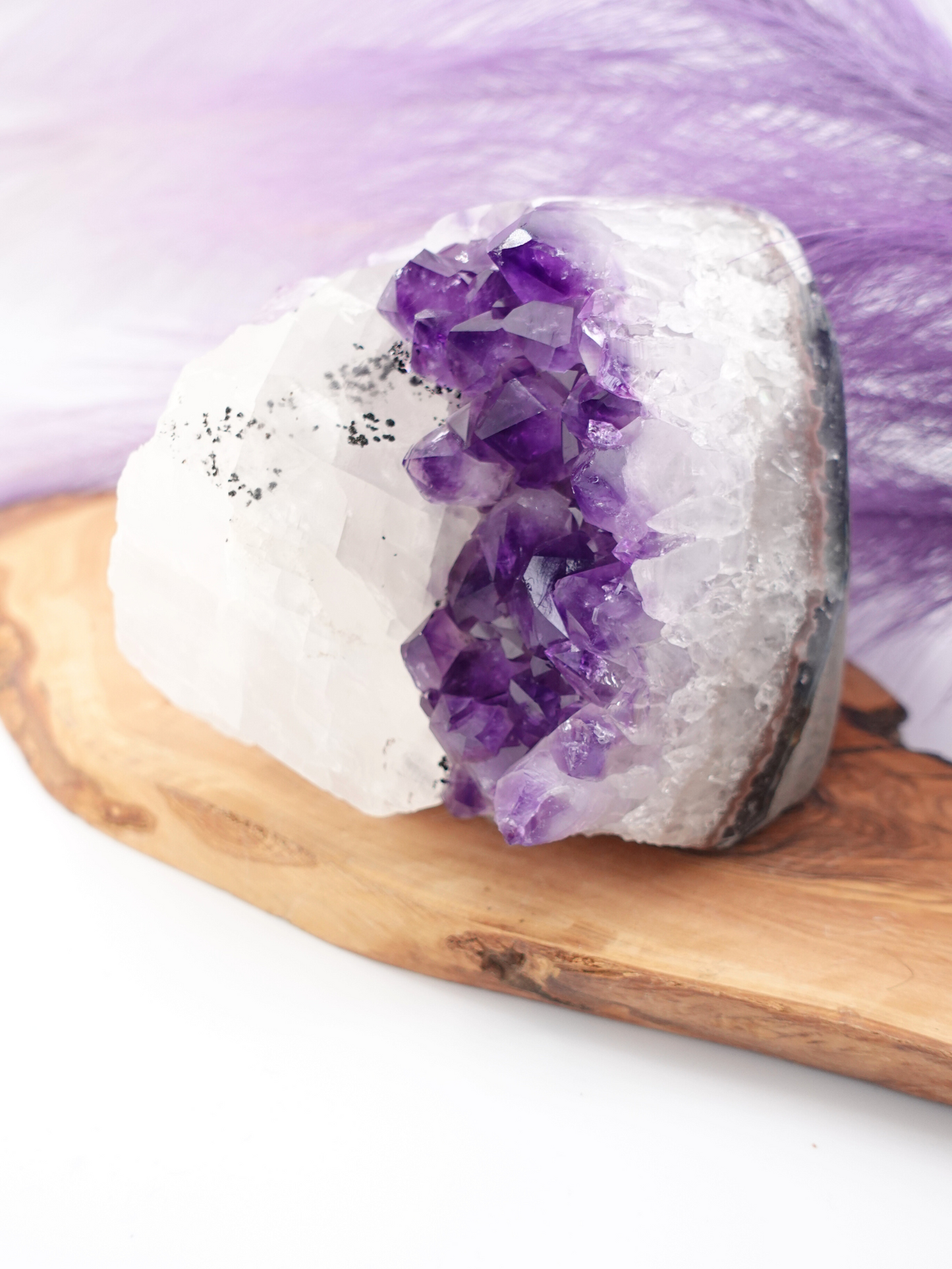 Statement Amethyst Cutbase