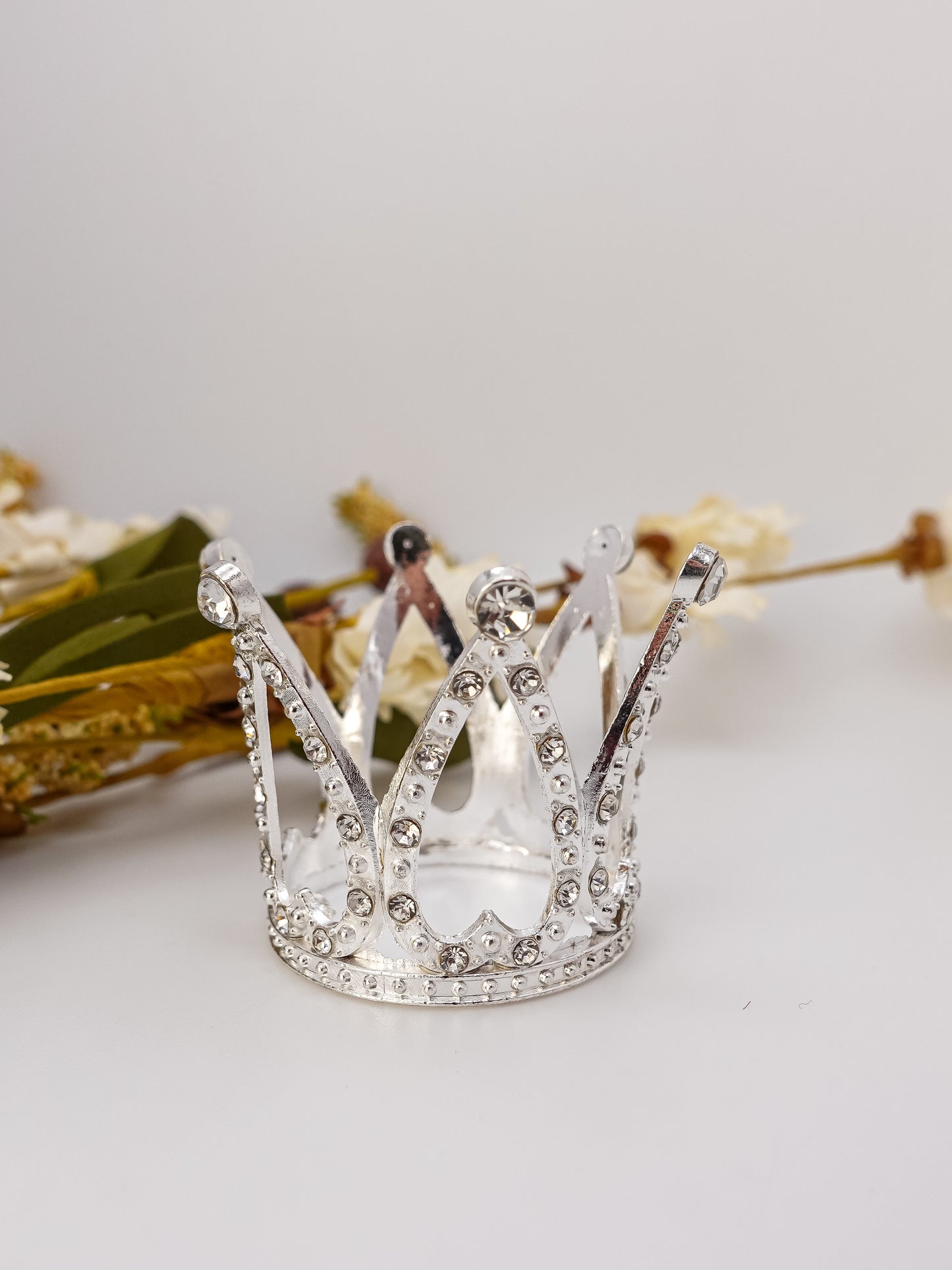 Crown Sphere Stand