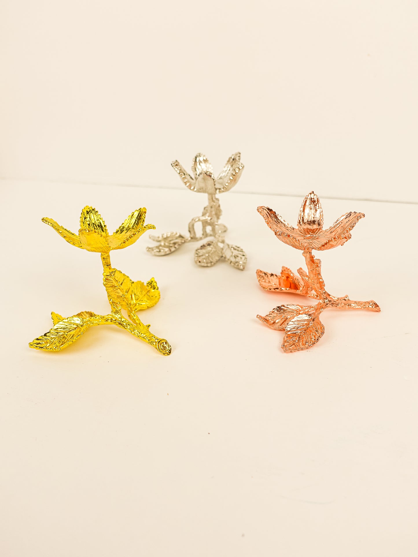 Flower Petal Sphere Stand-3 Colors