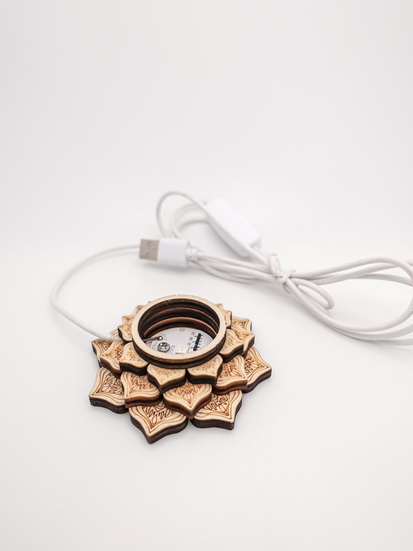 Small Lotus Light Stand- White