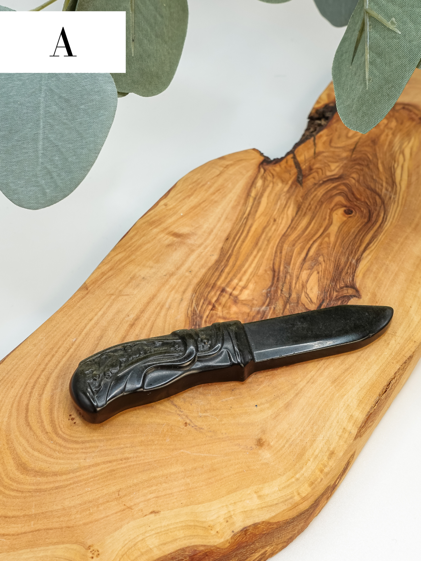 Crystal Dagger Carving - Multiple Materials