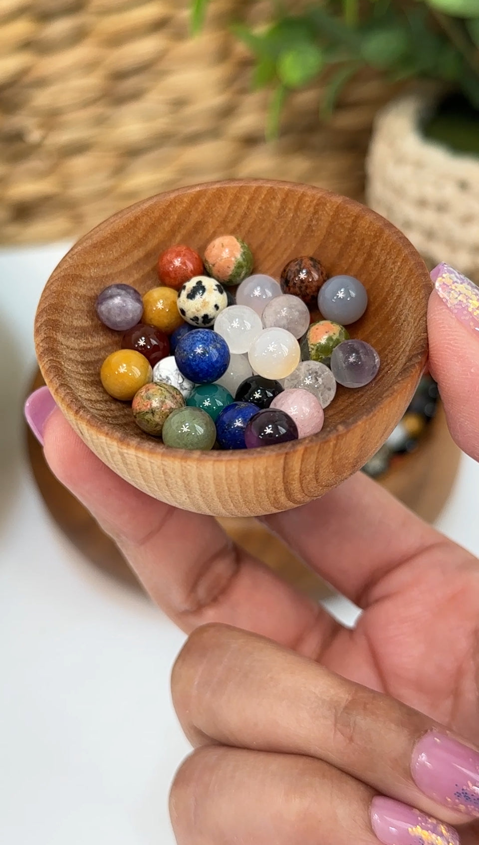 An example of mini sphere scoop in wooden dish