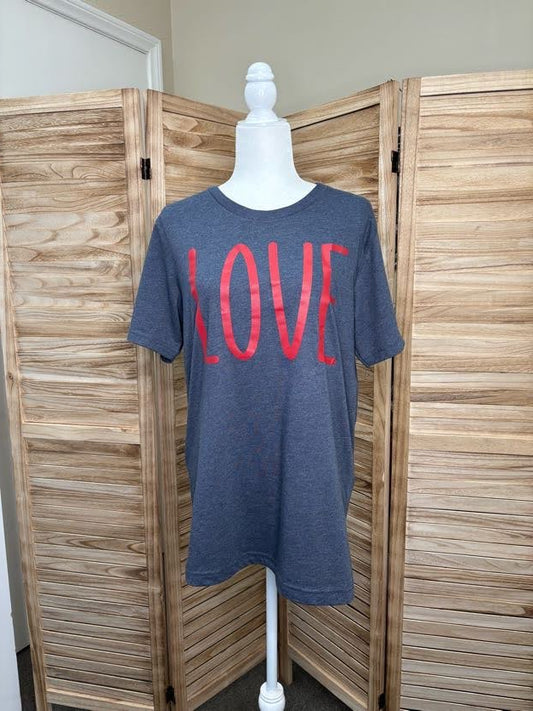 LOVE Graphic Tee