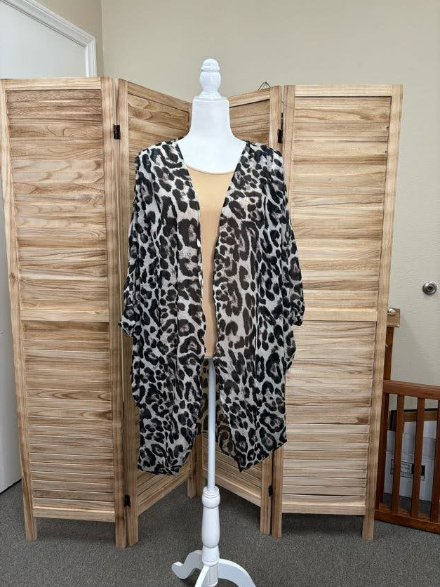 Luna Leopard Kimono