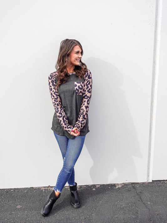 Leopard detailed long sleeve top 