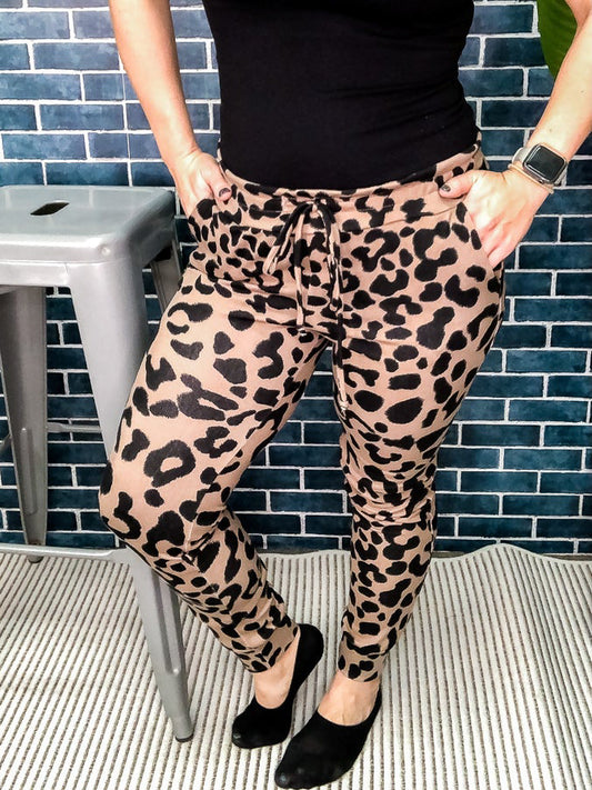 Leopard loggers with drawstring waist. 
