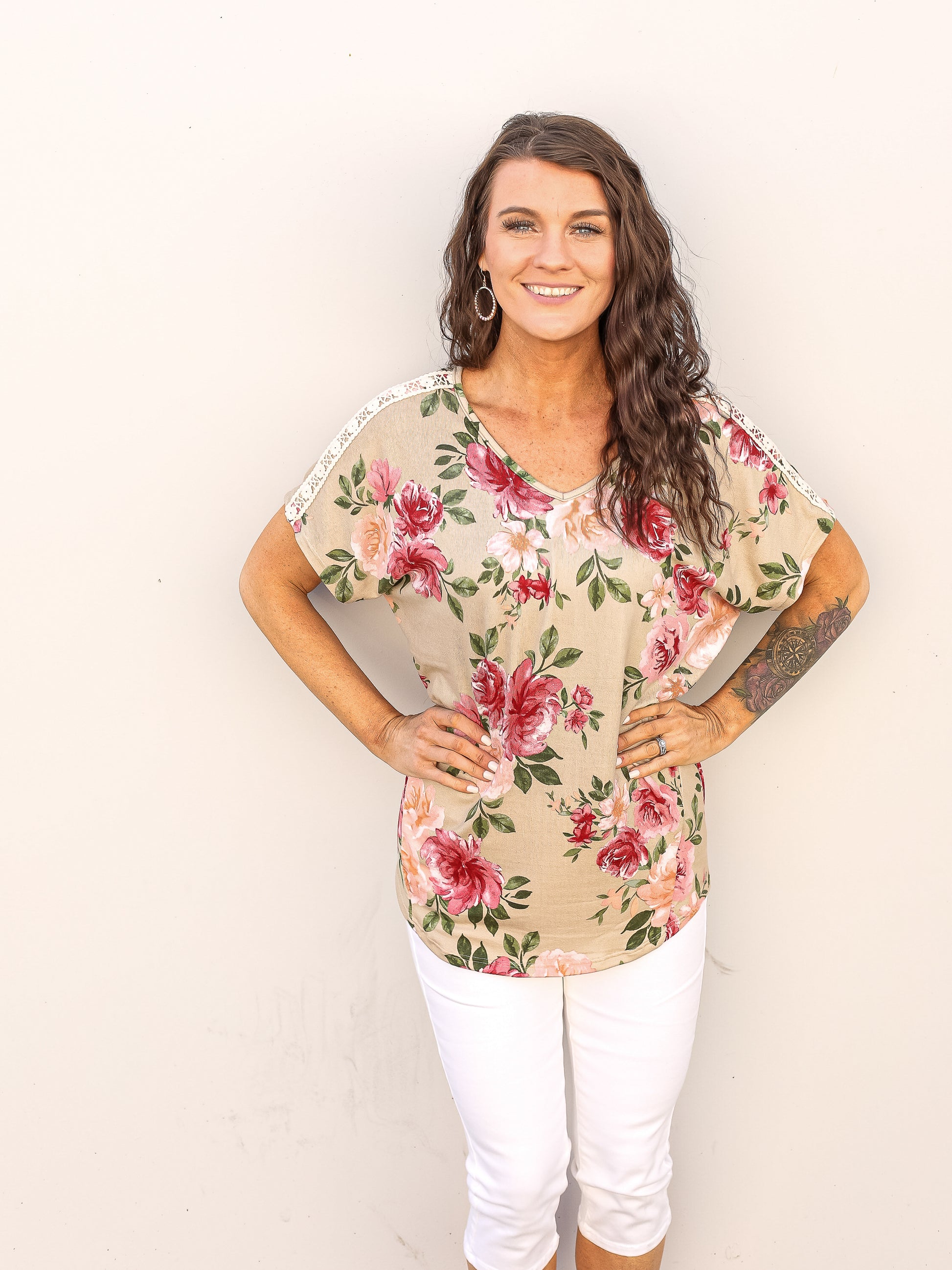 Simple v-neck short sleeve floral top with crochet details down the sleeves
